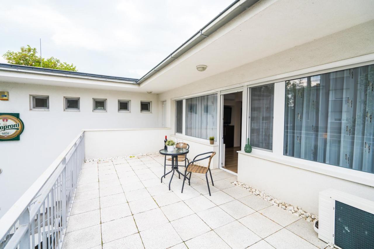 Siesta Sziget - Balaton-Parti Apartmanok Siófok Extérieur photo